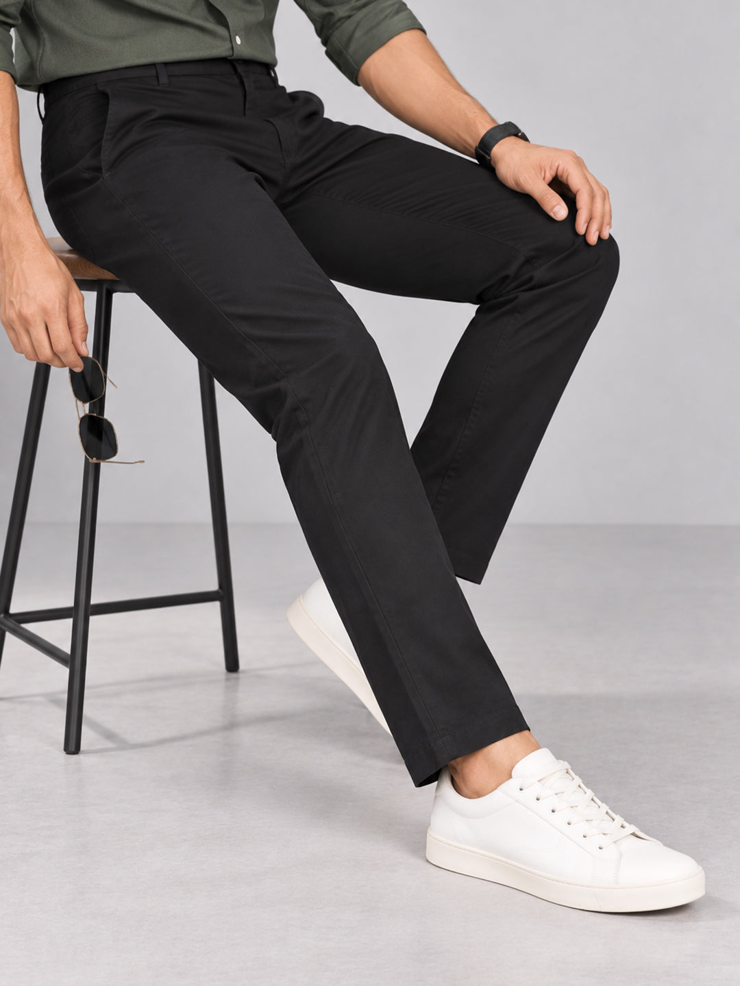 Dark Black Solid Casual Trousers