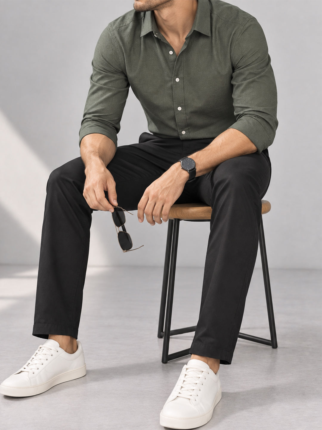 Dark Black Solid Casual Trousers