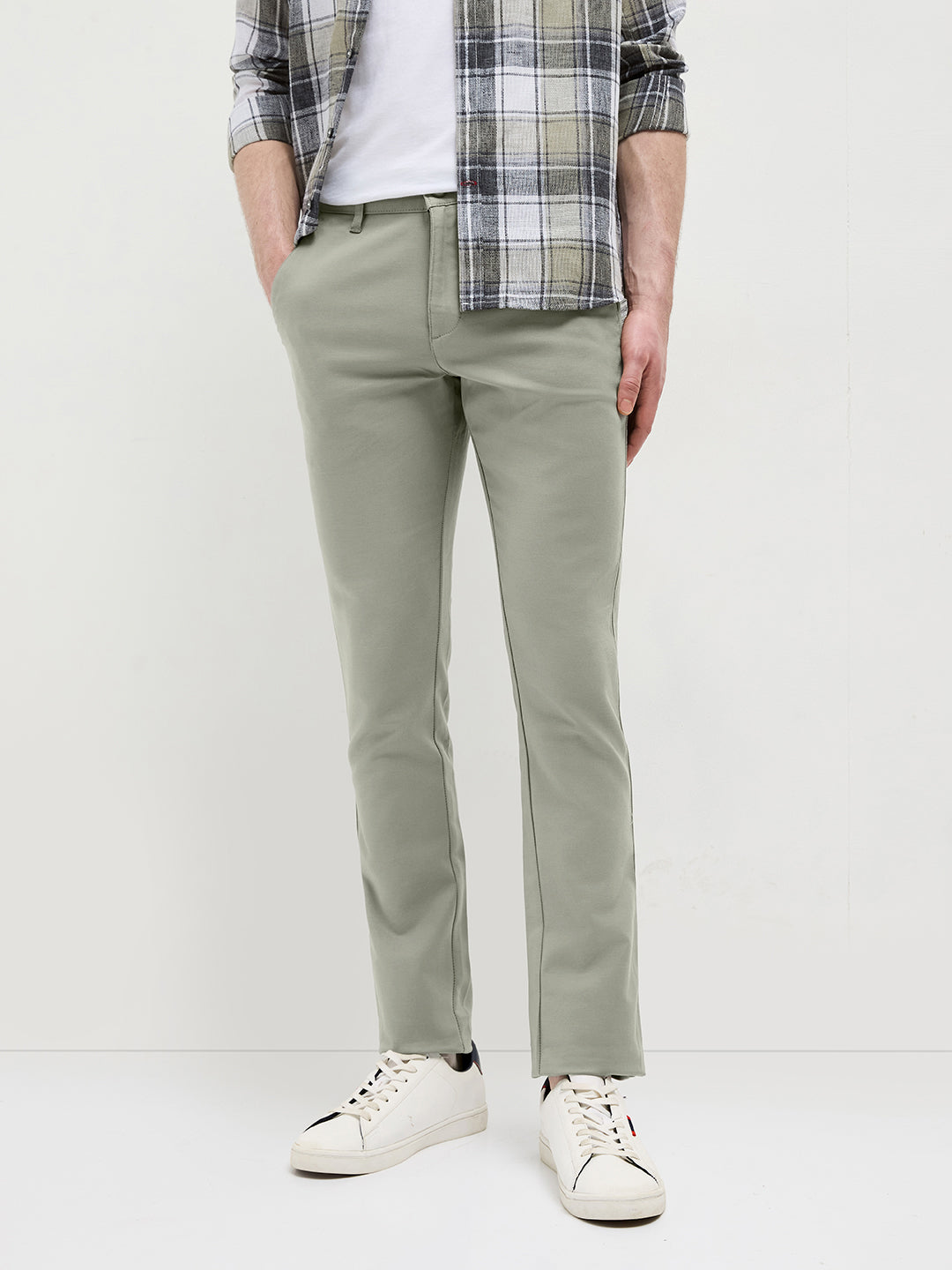 Pista Green Solid Casual Trousers