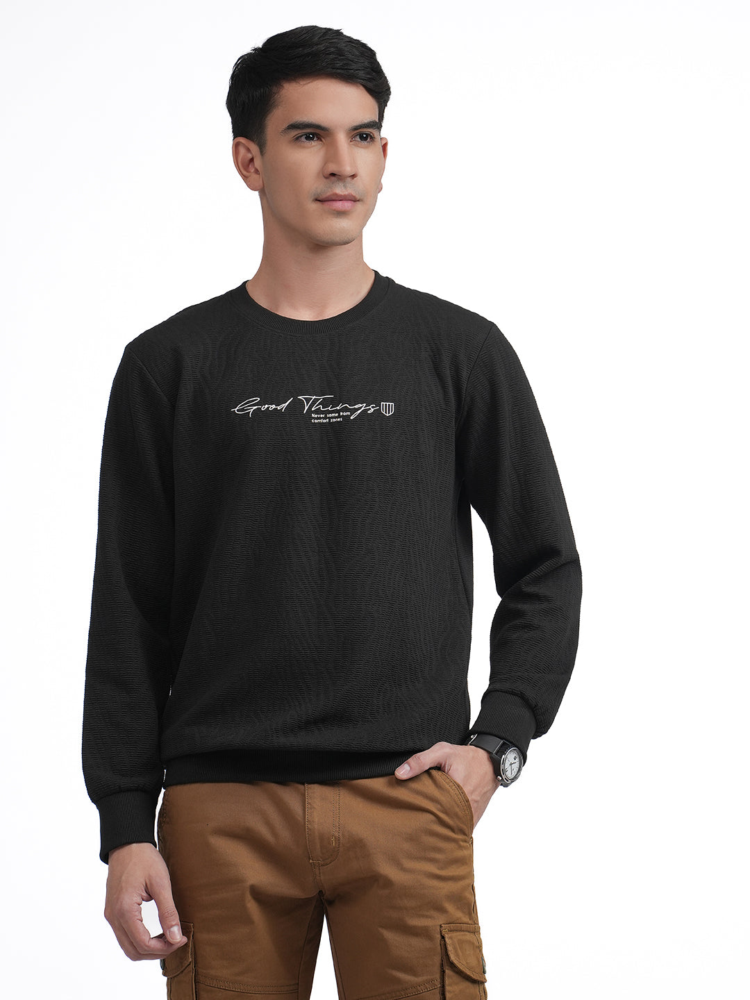 black crew neck t shirt