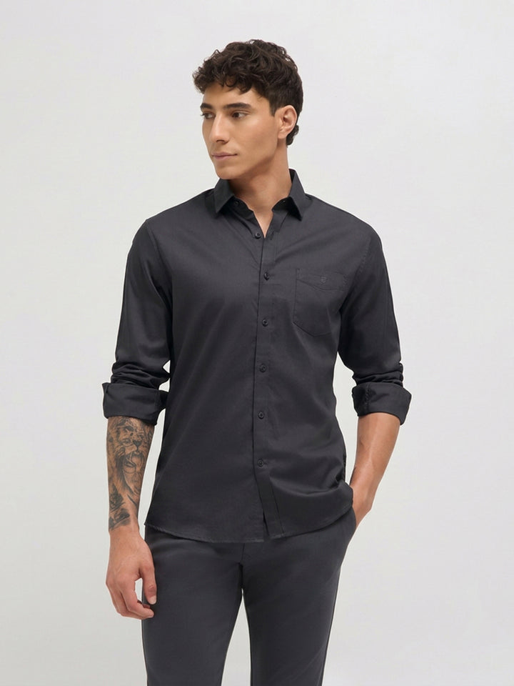 black shirt