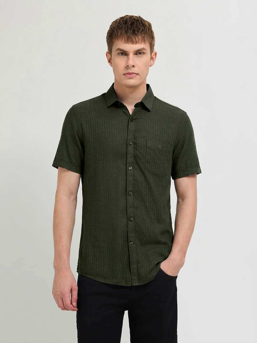 Palm Green Solid Casual Shirt