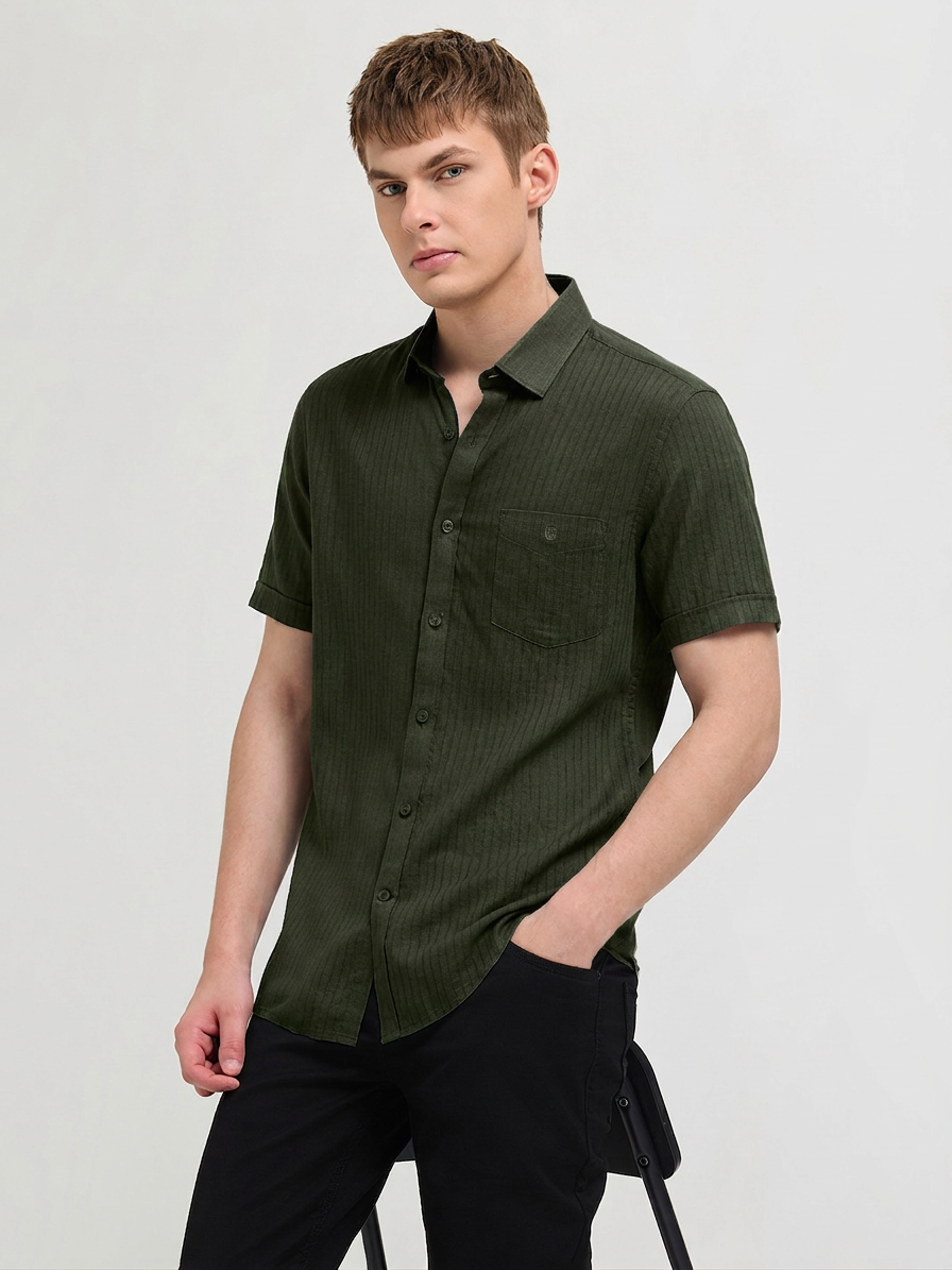 Palm Green Solid Casual Shirt